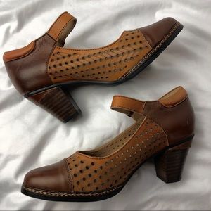 Chelsea Crew Black Label Jamaica Brown Leather Wood Closed Toe 3" Heels Size 39